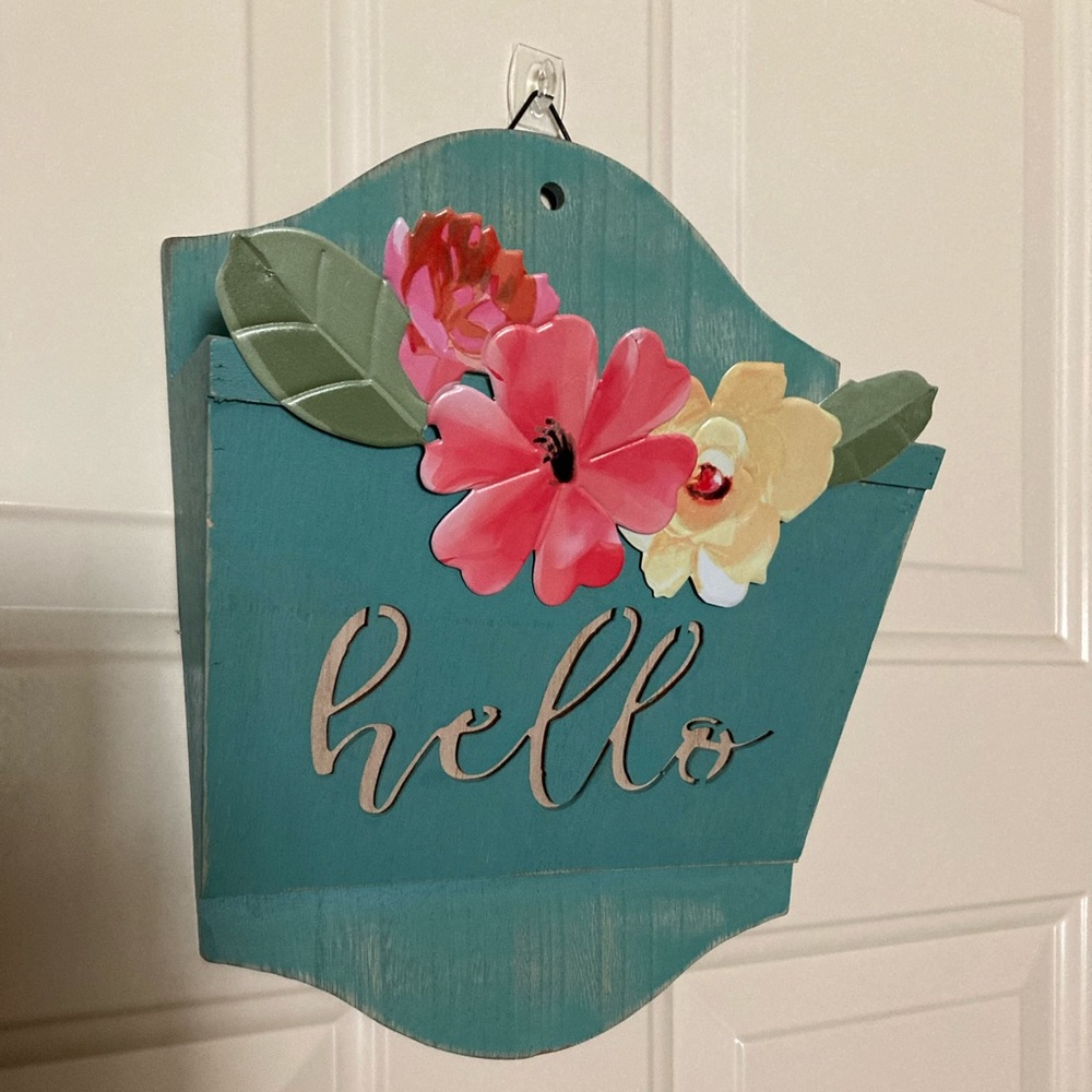 Pioneer Woman Bucket Wall Pocket/Spring